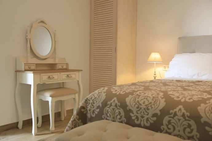 Imagen de la habitación del Theasis Luxury Suites. Foto 12