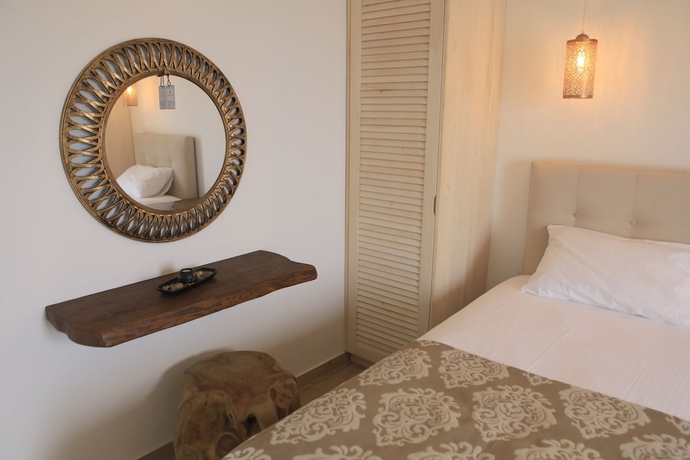 Imagen de la habitación del Theasis Luxury Suites. Foto 13