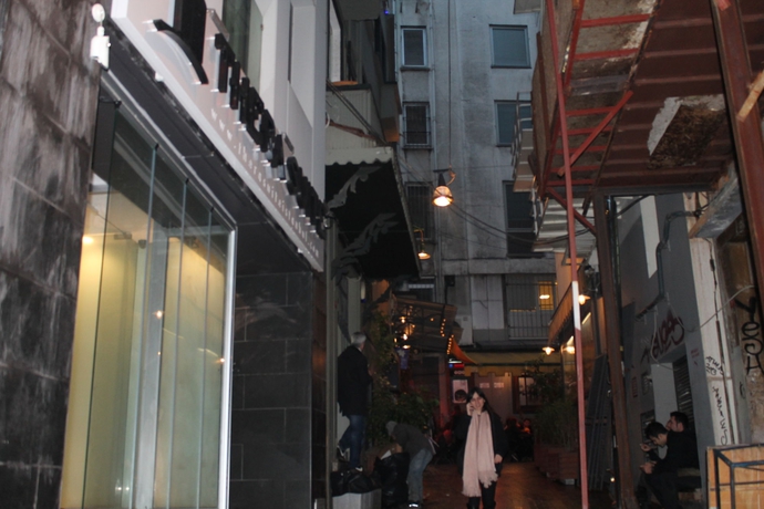 Imagen de los exteriores del Thera Suite. Foto 11