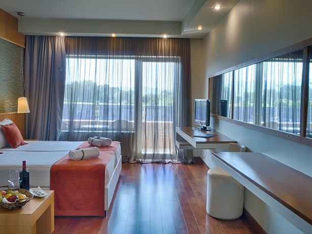 Imagen de la habitación del Thessalikon Grand Hotel. Foto 9