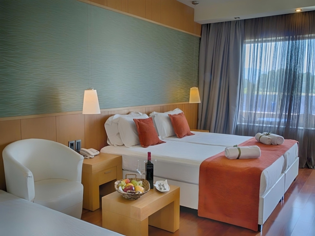 Imagen de la habitación del Thessalikon Grand Hotel. Foto 10