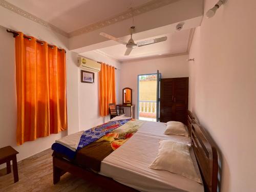 Imagen general del Thomas Ashwem x One Light Stays. Foto 10