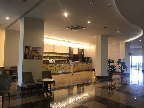 Imagen de los interiores del Throne Beach Resort And Spa. Foto 18