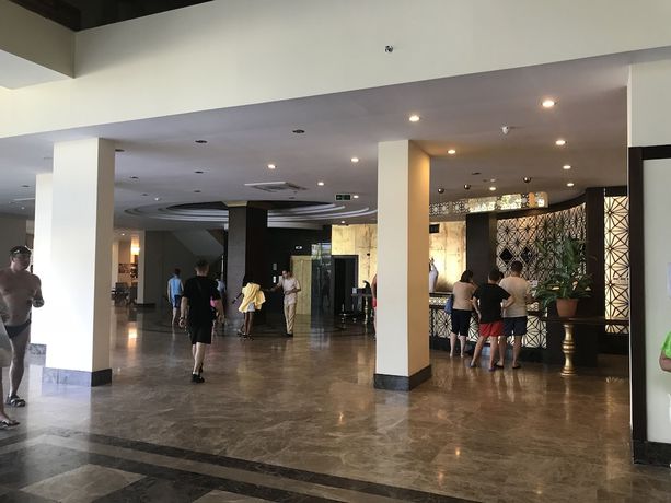 Imagen de los interiores del Throne Beach Resort And Spa. Foto 20