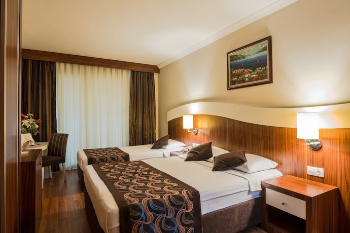 Imagen de la habitación del Throne Beach Resort And Spa. Foto 13