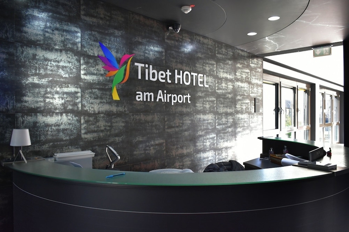 Imagen de los interiores del Tibet Hotel am Airport. Foto 13