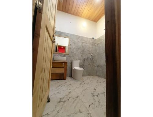 Imagen general del Tiger Hill Resort, Chakrata. Foto 16