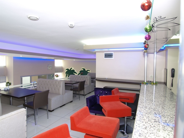 Imagen del bar/restaurante del Timya Hotel. Foto 2