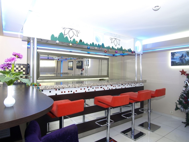Imagen del bar/restaurante del Timya Hotel. Foto 3
