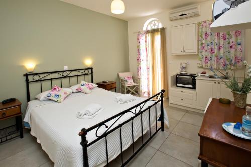 Imagen de la habitación del Tiniotissa Studios. Foto 6