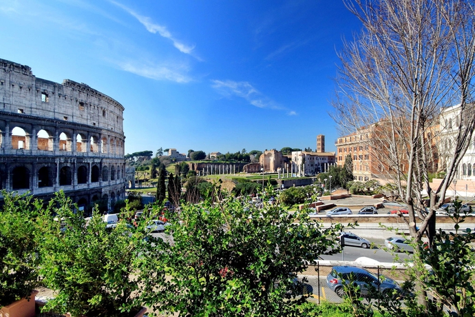 Imagen de los exteriores del Top Floor Colosseo. Foto 9