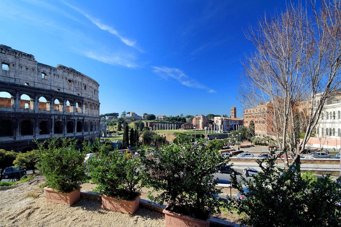 Imagen de los exteriores del Top Floor Colosseo. Foto 12