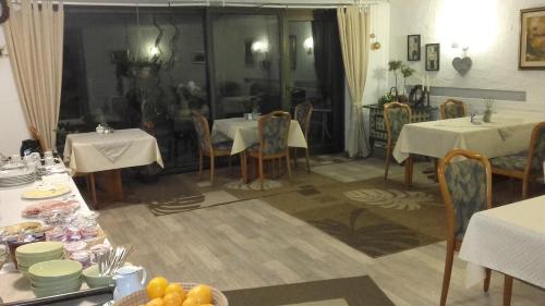 Imagen del bar/restaurante del Top Hotel Garni. Foto 5