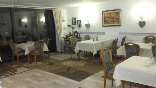 Imagen del bar/restaurante del Top Hotel Garni. Foto 6