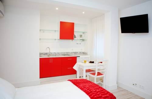 Imagen de la habitación del Top'Otel. Foto 5