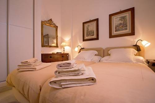 Imagen de la habitación del Toreador Seville Old Quarter. Foto 3