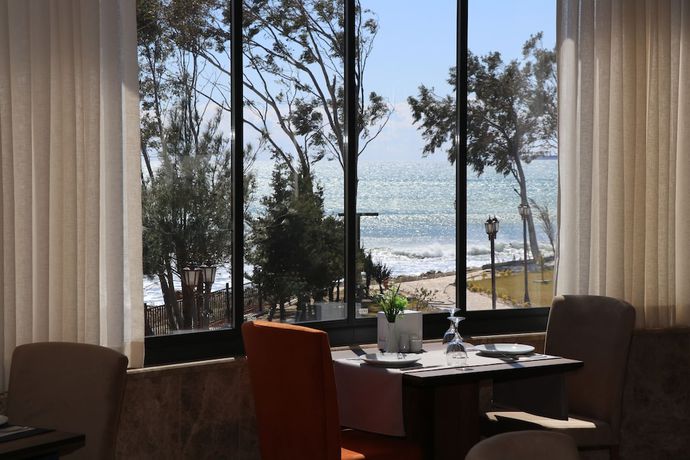 Imagen del bar/restaurante del Toros Holiday Resort And Spa. Foto 6