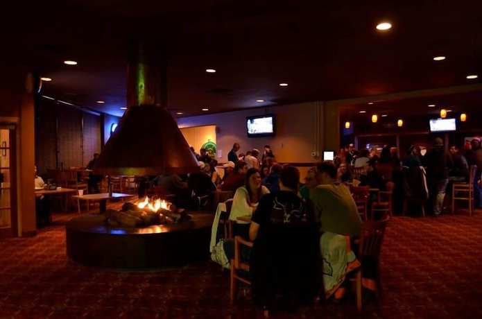 Imagen del bar/restaurante del Townhouse Hotel Grand Forks. Foto 4