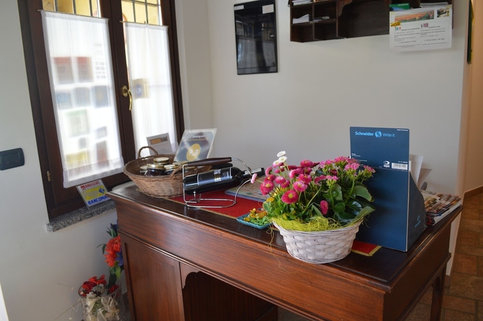 Imagen de los interiores del Tra Monti E Vigne. Foto 19