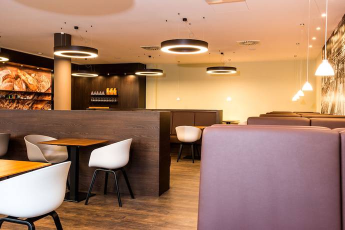 Imagen del bar/restaurante del Travel24 Hotel. Foto 4