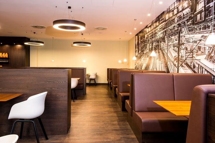 Imagen del bar/restaurante del Travel24 Hotel. Foto 6