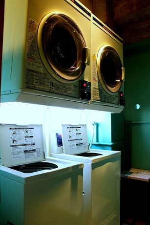 Imagen de los interiores del Travel&book Hotel Hulatoncabin Takamatsu. Foto 18