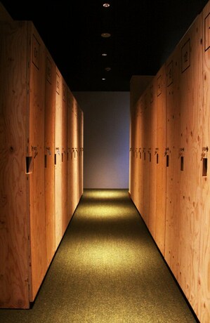 Imagen de los interiores del Travel&book Hotel Hulatoncabin Takamatsu. Foto 19