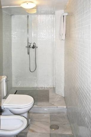 Imagen general del Traveler&acute;s Inn Seville. Foto 10