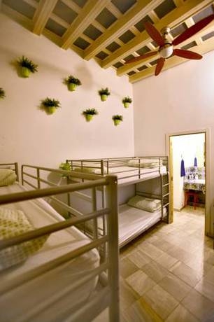 Imagen general del Traveler&acute;s Inn Seville. Foto 16
