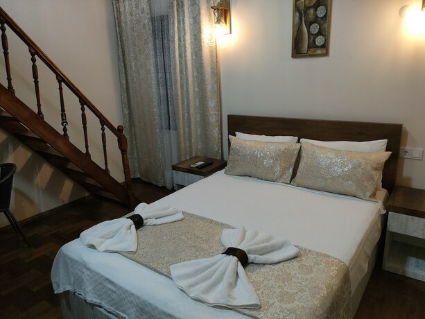 Imagen general del Trend &Ccedil;eşmealtı Hotel and Lounge. Foto 14
