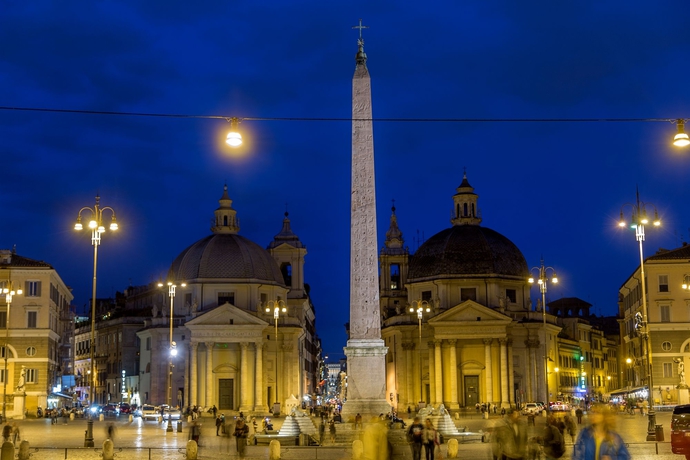 Imagen de los exteriores del Tridente Suites. Foto 14