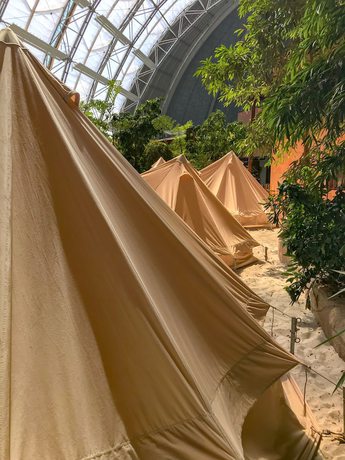 Imagen de la habitación del Tropical Islands. Foto 9