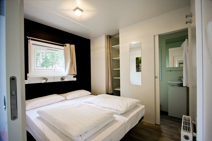 Imagen de la habitación del Tropical Islands. Foto 12