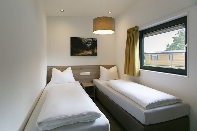 Imagen de la habitación del Tropical Islands Resort. Foto 14