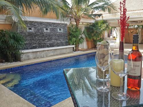 Imagen de la habitación del Tropicana Pool Villa. Foto 3