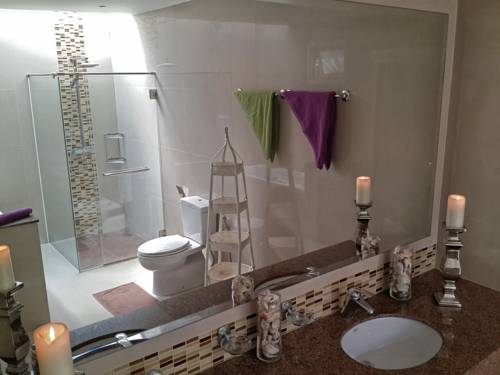 Imagen de la habitación del Tropicana Pool Villa. Foto 4