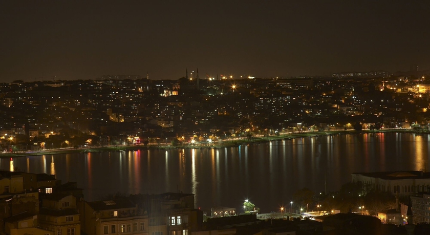 Imagen del bar/restaurante del Troya Hotel. Foto 3