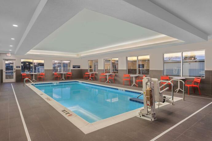 Imagen general del Tru By Hilton Janesville. Foto 21