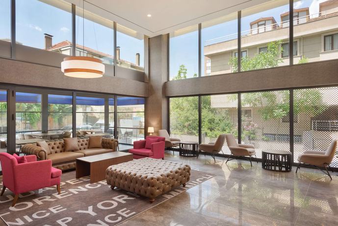 Imagen de los interiores del Tryp By Wyndham Istanbul Atasehir. Foto 17