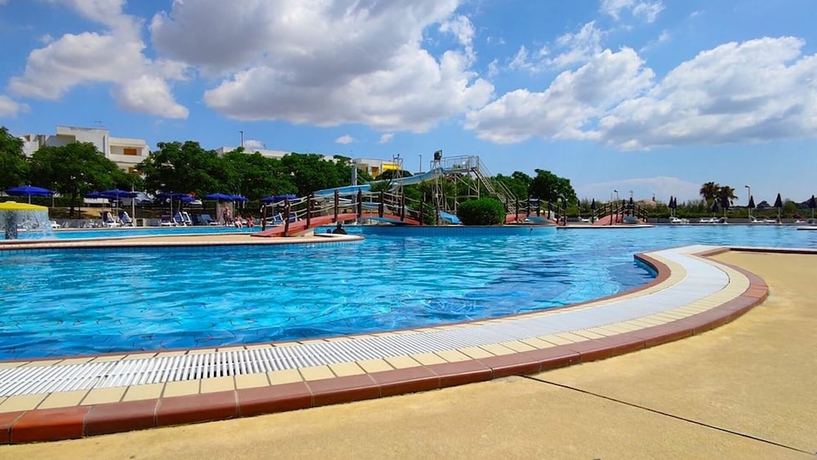 Imagen de la piscina del Tucano Apartment Club Resort. Foto 15