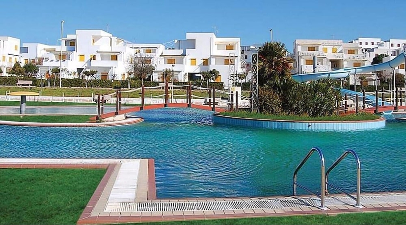 Imagen de la piscina del Tucano Apartment Club Resort. Foto 16