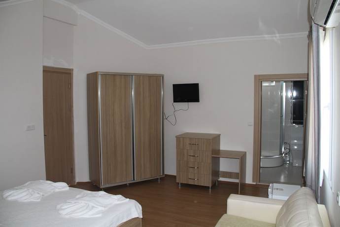 Imagen de la habitación del Tugay Hotel. Foto 4