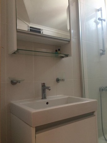 Imagen de la habitación del Tugay Hotel. Foto 18