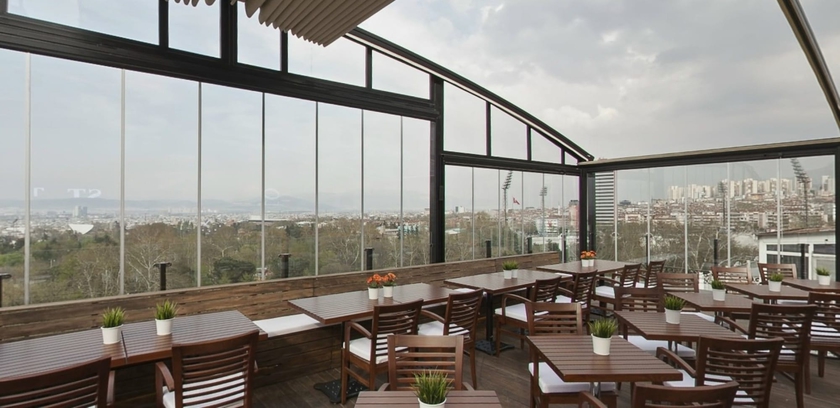 Imagen del bar/restaurante del Turk Inn Ferro Hotel. Foto 2