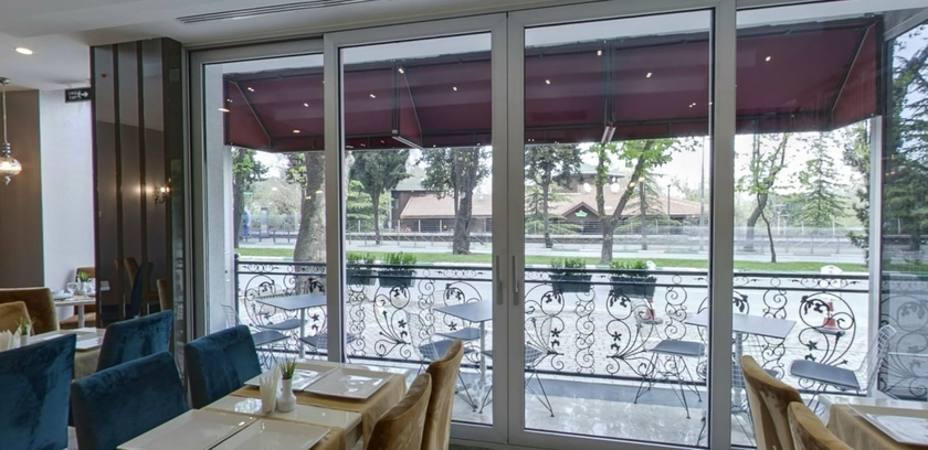 Imagen del bar/restaurante del Turk Inn Ferro Hotel. Foto 5