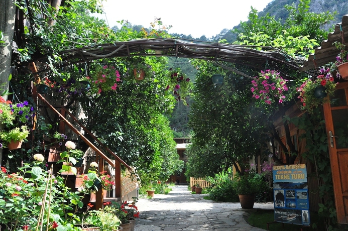 Imagen de los interiores del Turkmen Tree Houses. Foto 16