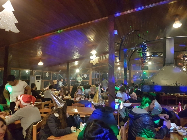 Imagen del bar/restaurante del Turkmen Tree Houses. Foto 7