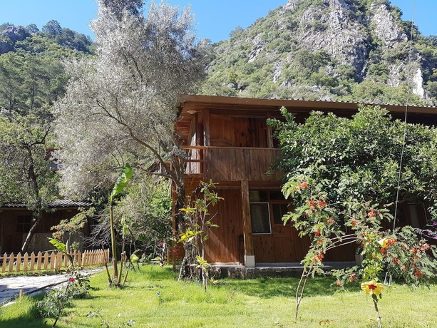Imagen de los interiores del Turkmen Tree Houses. Foto 17