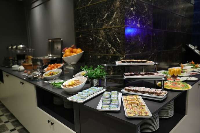 Imagen del bar/restaurante del Turkuaz Hotel Gebze. Foto 13