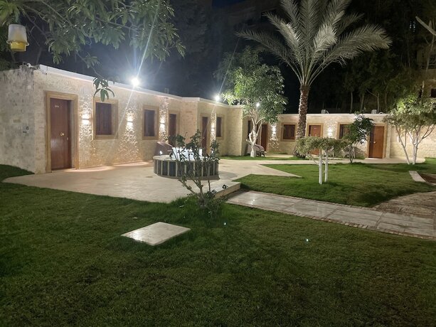 Imagen general del Turquoise Pyramids Palace, Sheikh Zayed City. Foto 4